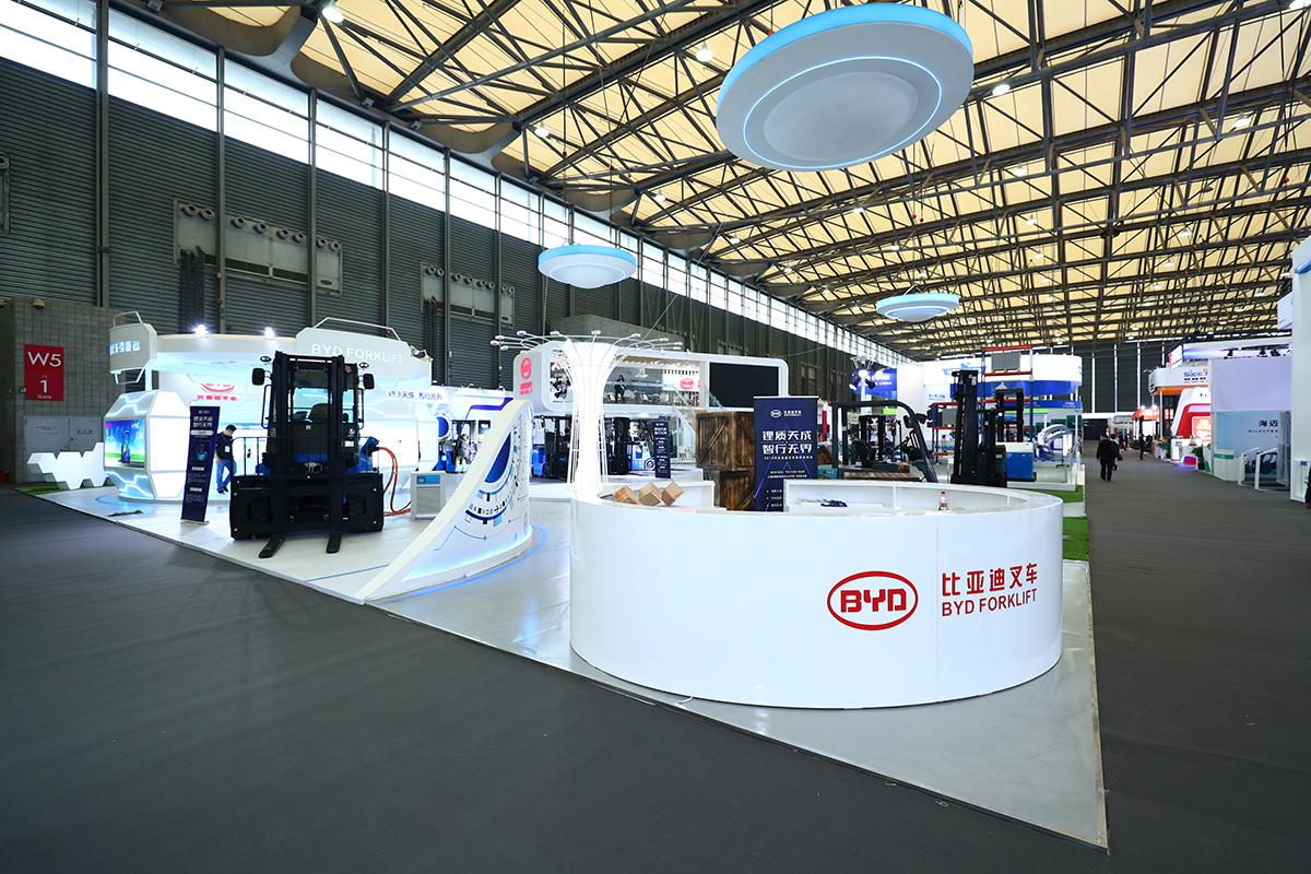 比亚迪物流展台搭建现场图